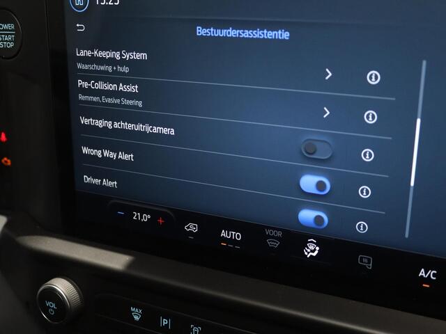 Ford TRANSIT CUSTOM 320 2.0 TDCI | Aut. | L2 H1 | Climate Control | Carplay | Android Auto | Parkeercamera | Trekhaak 2800KG AHW | Laadruimte-pakket | 3-zits | Styling pakket