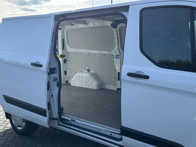Ford TRANSIT CUSTOM 2.0 TDCI 130 PK / L2H1 / 2.800 KG AHG / CAMERA / AIRCO / CRUISE / NAVI / STOELVERWARMING
