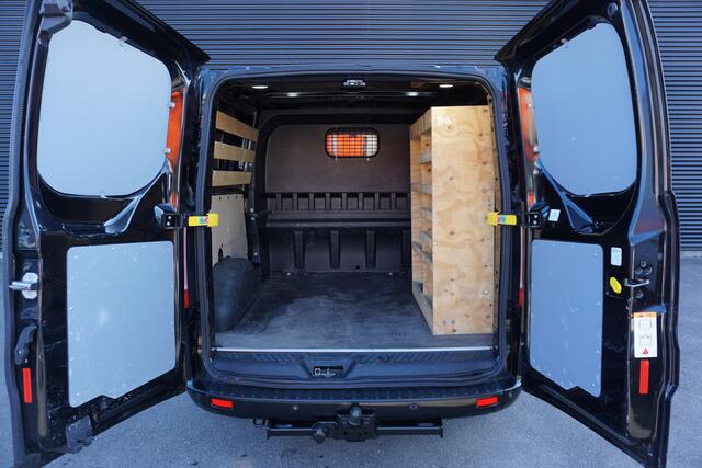 Ford TRANSIT CUSTOM 300 | 2.0 TDCI | L2H1 Limited DC | 130 PK AUT | Apps | Cruise | Navi | Trekhaak