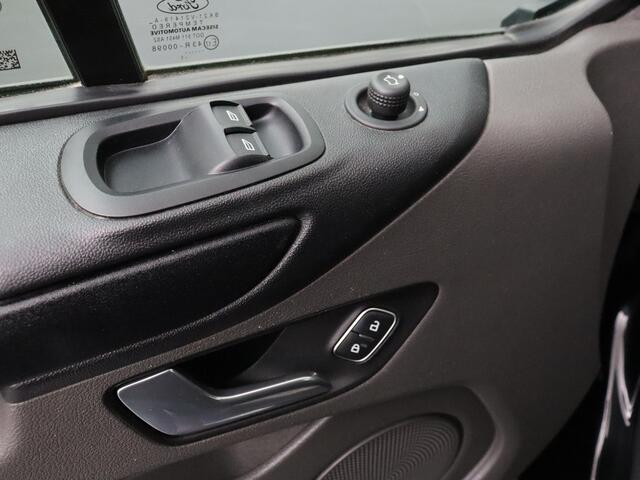 Ford TRANSIT CUSTOM 2.0TDCI 130Pk Lang Business | Imperiaal | Trekhaak | Navigatie | Camera | 3-Persoons | Betimmering