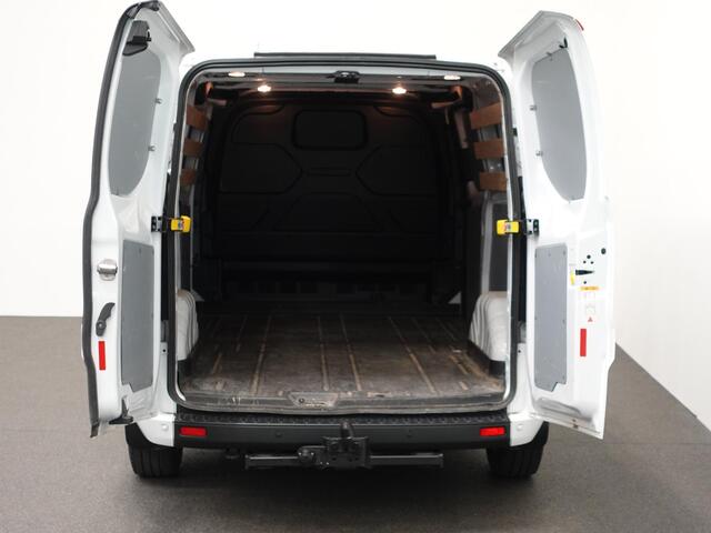 Ford TRANSIT CUSTOM 130pk Automaat L2H1 Trend Navigatie Camera Apple Carplay/ Android auto Trekhaak Airco Cruise Control