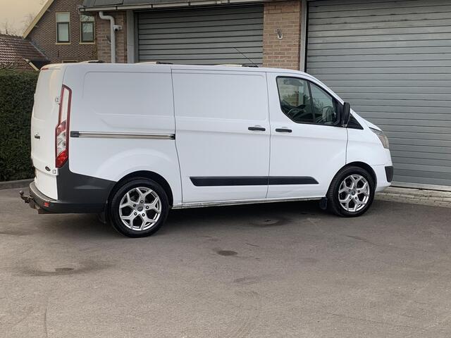 Ford TRANSIT CUSTOM 270 2.2 TDCI L1H1 Trend