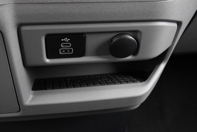 Ford TRANSIT CUSTOM L2H1 Dubbel Cabine 2.0Tdci 170Pk Aut. | Limited | 360° Camera | 2xSchuifdeur | Trekhaak | 17'' | Moondust Zilver