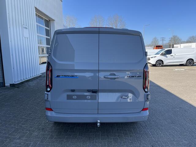 Ford TRANSIT CUSTOM 340 L2H1 Limited 65 kWh Ford Voorraad | Driver Assistance Pack | Verwarmbare passagiersstoel | Inklapbare Trekhaak | 17 inch