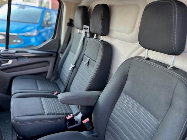 Ford TRANSIT CUSTOM 280 2.0 TDCI L1H1 Limited AUTOMAAT CAMERA I PDC I LM VELGEN I 3 ZITS I CRUISE I NAVIGATIE