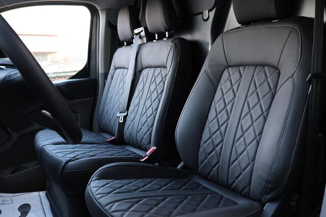 Ford TRANSIT CUSTOM 320 2.0 TDCI 170PK L2H1 DC AUT Raptor Edition | BPM VRIJ | ACC | Blind Spot | Camera | CarPlay | Lane Assist | Navigatie | 3-Zitter | Verlengde fabrieksgarantie tot 09-2029