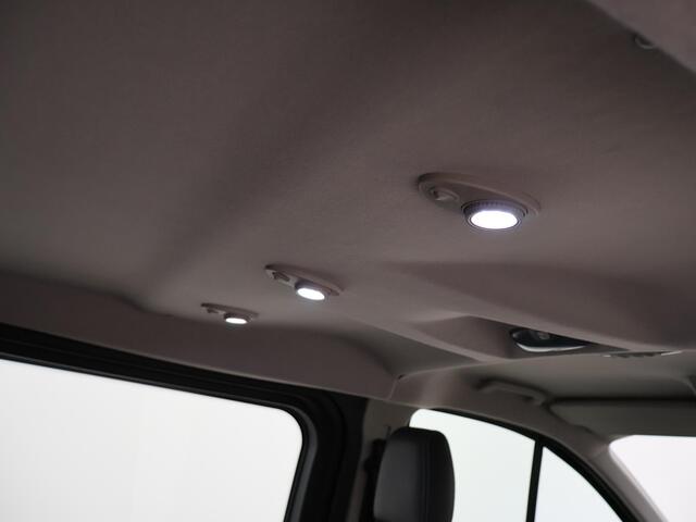 Ford TRANSIT CUSTOM 2.2 TDCI L2H1 DUBBEL CABINE + LEDER | STOELVERWARMING | TREKHAAK 2800 KG | CAMERA