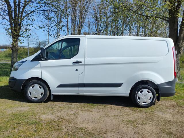Ford TRANSIT CUSTOM 290 2.2 TDCI L1H1 Ambiente | AIRCO | CAMERA | TREKHAAK |