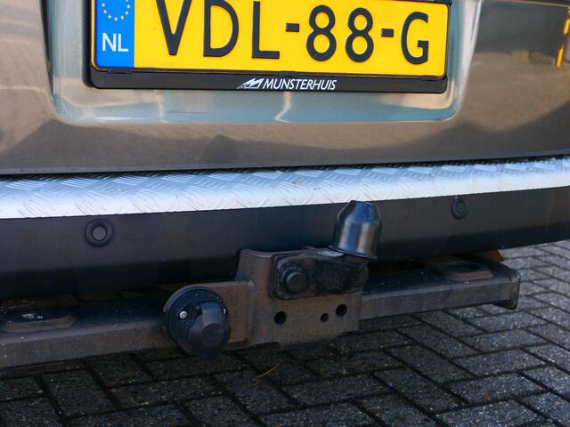 Ford TRANSIT CUSTOM 300 2.0 TDCI L2H1 Trend DC *ACHTERKLEP!* *Trekhaak & betimmering* - Stoel en voorruitverwarming, camera, sensor v+a