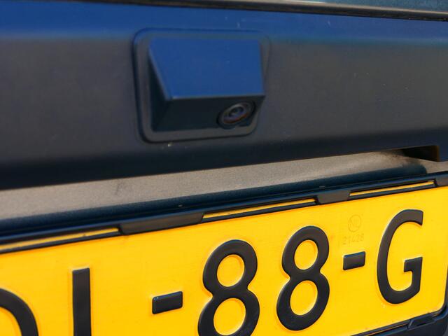 Ford TRANSIT CUSTOM 300 2.0 TDCI L2H1 Trend DC *ACHTERKLEP!* *Trekhaak & betimmering* - Stoel en voorruitverwarming, camera, sensor v+a