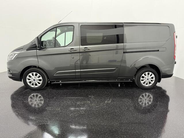Ford TRANSIT CUSTOM 300 2.0 TDCI L2H1 Limited DC met o.a. een dubbele cabine, dubbele zijschuifdeur, achteruitrijcamera, trekhaak, navigatiesysteem en Apple Carplay/ Android Auto