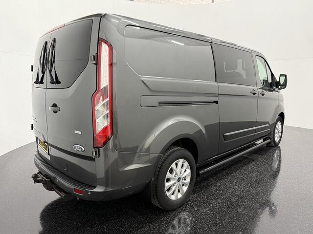 Ford TRANSIT CUSTOM 300 2.0 TDCI L2H1 Limited DC met o.a. een dubbele cabine, dubbele zijschuifdeur, achteruitrijcamera, trekhaak, navigatiesysteem en Apple Carplay/ Android Auto