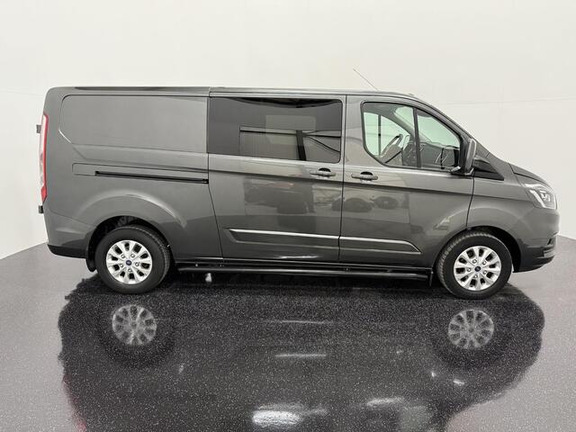 Ford TRANSIT CUSTOM 300 2.0 TDCI L2H1 Limited DC met o.a. een dubbele cabine, dubbele zijschuifdeur, achteruitrijcamera, trekhaak, navigatiesysteem en Apple Carplay/ Android Auto