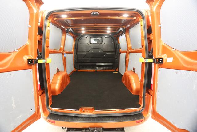Ford TRANSIT CUSTOM 290 2.0 TDCI L1H1 Sport 185PK Automaat Airco Camera Cruise Carplay PDC LED 3 Persoons 18"LMV Trekhaak