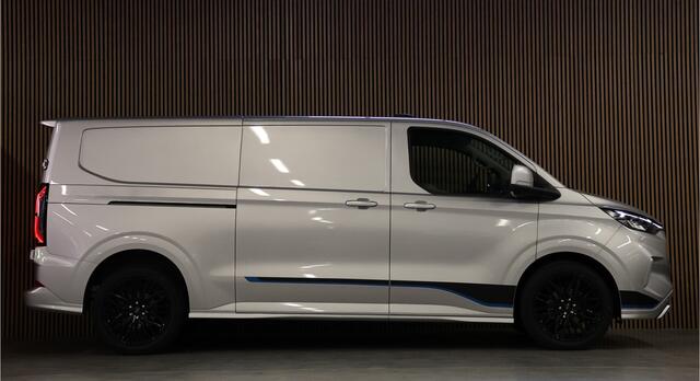 Ford TRANSIT CUSTOM 320 2.0 TDCI L2H1 Sport | ACC | Navigatie | CarPlay | Camera | Dubbel Schuifdeur | Stoelverwarming | Dodehoek detector | Lane Assist | 3-Zitter | Ex BPM
