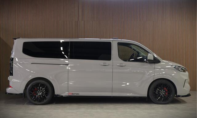 Ford TRANSIT CUSTOM 320 2.0 TDCI 170PK L2H1 LIMITED DC AUT | BPM VRIJ | L+R Schuifdeur | ACC | Blind Spot | Navigatie | Camera | CarPlay | Lane Assist | Stoelverwarming | Raptor Edition | Trekhaak | 6-Zitter | Dubbel Cabine | Verlengde fabrieksgarantie tot 09-2029