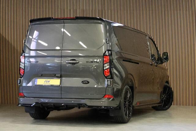 Ford TRANSIT CUSTOM 300 2.0 TDCI 170 PK L2H1 Limited | L+R Schuifdeur | ACC | Blind Spot | Camera | Lane Assist | Stoelverwarming | CarPlay | Navigatie | Raptor Edition | Trekhaak | 3-Zitter | MODELJAAR 2025 | Verlengde fabrieksgarantie tot 12-2029