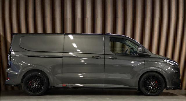 Ford TRANSIT CUSTOM 300 2.0 TDCI 170 PK L2H1 Limited | L+R Schuifdeur | ACC | Blind Spot | Camera | Lane Assist | Stoelverwarming | CarPlay | Navigatie | Raptor Edition | Trekhaak | 3-Zitter | MODELJAAR 2025 | Verlengde fabrieksgarantie tot 12-2029