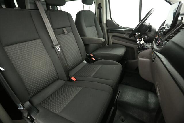 Ford TRANSIT CUSTOM 320 2.0 TDCI L2H1 Limited | Dubbele Cabine | 6 Persoons Airco Camera Carplay Cruise PDC 18''LMV Trekhaak