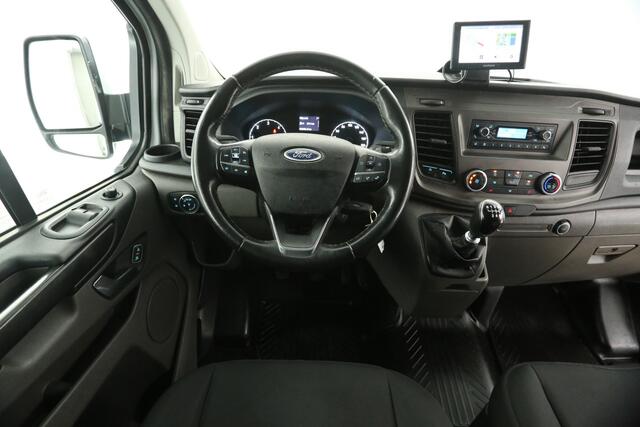Ford TRANSIT CUSTOM 2.0 TDCI L1H1 Airco Cruise Navigatie PDC 3 Persoons Stoelverw. LED Trekhaak