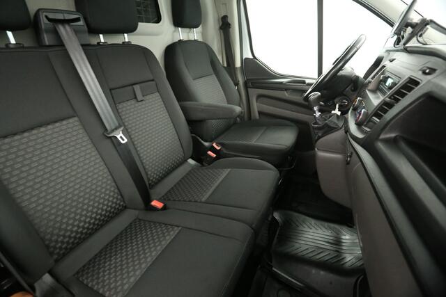 Ford TRANSIT CUSTOM 2.0 TDCI L1H1 Airco Cruise Navigatie PDC 3 Persoons Stoelverw. LED Trekhaak