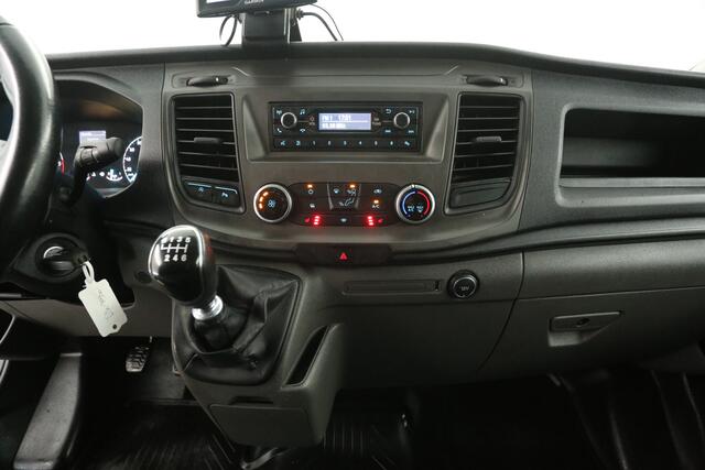 Ford TRANSIT CUSTOM 2.0 TDCI L1H1 Airco Cruise Navigatie PDC 3 Persoons Stoelverw. LED Trekhaak