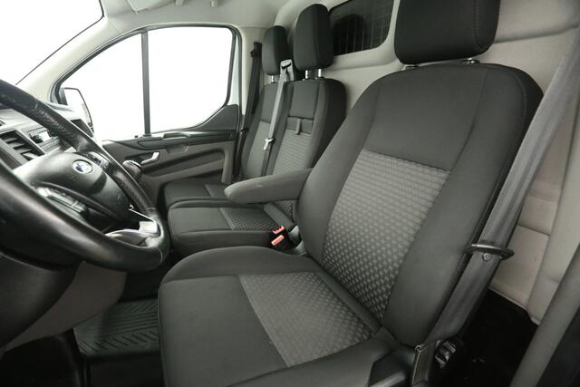 Ford TRANSIT CUSTOM 280 2.0 TDCI L1H1 Limited Airco Cruise Navigatie PDC 3 Persoons Stoelverw. LED Trekhaak