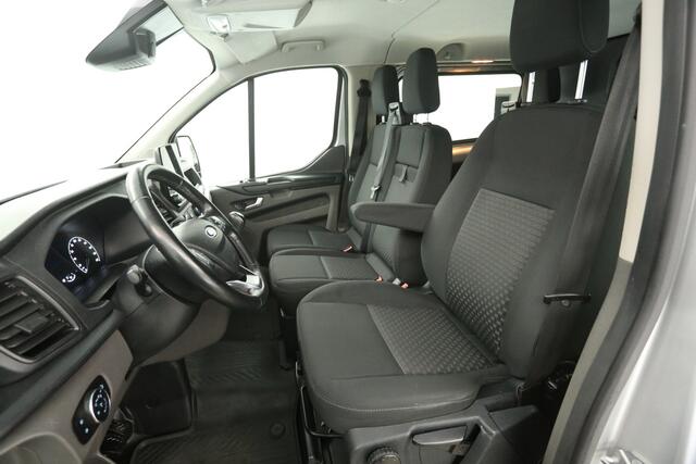 Ford TRANSIT CUSTOM 2.0 TDCI L2H1 Dubbele Cabine 6 Persoons Airco Cruise Camera Carplay Navigatie PDC LED Trekhaak