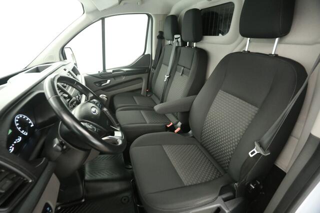 Ford TRANSIT CUSTOM 280 2.0 TDCI L1H1 Limited Airco Camera Cruise Navigatie 3 Persoons PDC LED Stoelverw. Trekhaak
