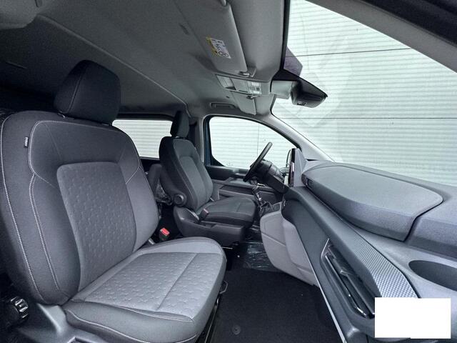 Ford TRANSIT CUSTOM 300 2.0 TDCI L2H1 Limited DC 136pk | Dubbele Cabine | Chrome Blue | Trekhaak | Dubbele Schuifdeur | Bijrijdersbank | Sidesteps | Bumperpakket | Zwarte velgen | Stoelverwarming | Camera