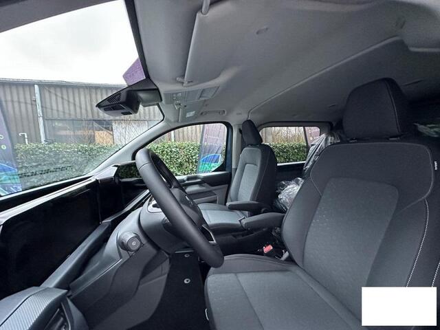 Ford TRANSIT CUSTOM 300 2.0 TDCI L2H1 Limited DC 136pk | Dubbele Cabine | Chrome Blue | Trekhaak | Dubbele Schuifdeur | Bijrijdersbank | Sidesteps | Bumperpakket | Zwarte velgen | Stoelverwarming | Camera