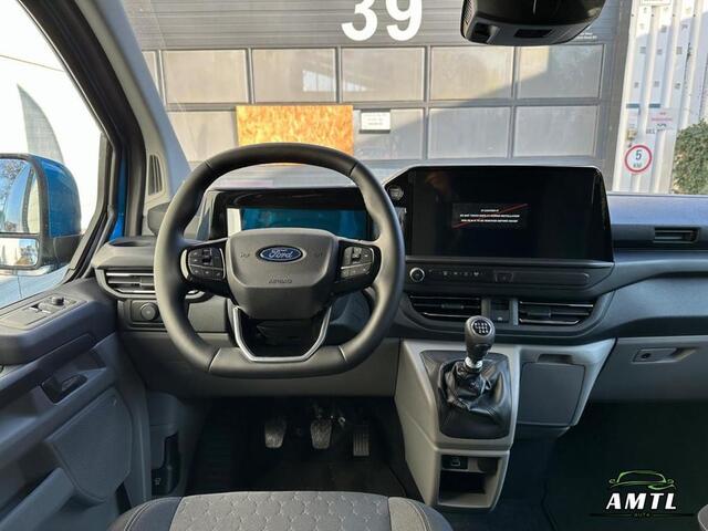 Ford TRANSIT CUSTOM 300 2.0 TDCI L2H1 Limited DC 136pk | Dubbele Cabine | Digital Aqua Blue | Trekhaak | Dubbele Schuifdeur | Bijrijdersbank | Sidesteps | Bumperpakket | Zwarte velgen | Stoelverwarming | Camera