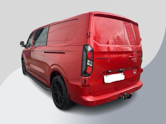 Ford TRANSIT CUSTOM 300 2.0 TDCI L2H1 Limited DC 136pk | Dubbele Cabine | Artisan Red | Trekhaak | Dubbele Schuifdeur | Bijrijdersbank | Sidesteps | Bumperpakket | Zwarte velgen | Stoelverwarming | Camera