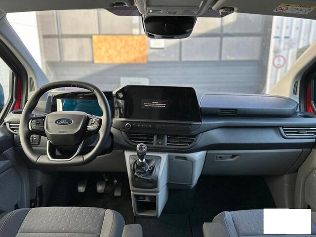Ford TRANSIT CUSTOM 300 2.0 TDCI L2H1 Limited DC 136pk | Dubbele Cabine | Artisan Red | Trekhaak | Dubbele Schuifdeur | Bijrijdersbank | Sidesteps | Bumperpakket | Zwarte velgen | Stoelverwarming | Camera