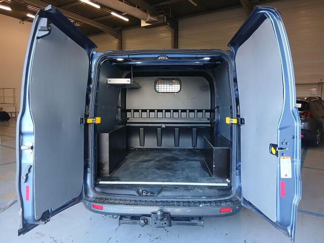 Ford TRANSIT CUSTOM 320 2.0 TDCI L2H1 Active DC 170pk Automaat | Dubbele Cabine | Adaptive cruise control | Camera | Trekhaak | Stoelverwarming | Stoel - Stoel