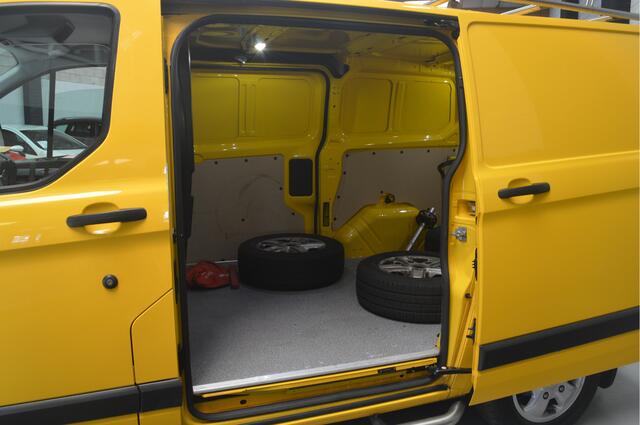 Ford TRANSIT CUSTOM 270 2.0 TDCI L1H1 Trend // AIRCO // 133.000 km // 2x SCHUIFDEUR // NAVI // CRUISE // LANE ASSIST // IMPERIAAL // GEEN BPM !!
