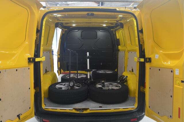 Ford TRANSIT CUSTOM 270 2.0 TDCI L1H1 Trend // AIRCO // 133.000 km // 2x SCHUIFDEUR // NAVI // CRUISE // LANE ASSIST // IMPERIAAL // GEEN BPM !!