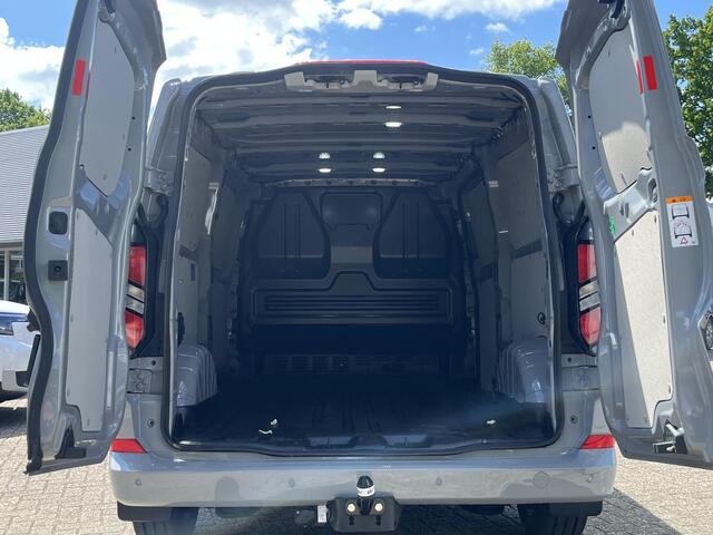 Ford TRANSIT CUSTOM 320 2.0 TDCI L2H1 Limited | 136pk | Trekhaak | Driver Assistance Pack Premium | Stuurwielverwarming | Stoel - Bank | Achteruitrijcamera
