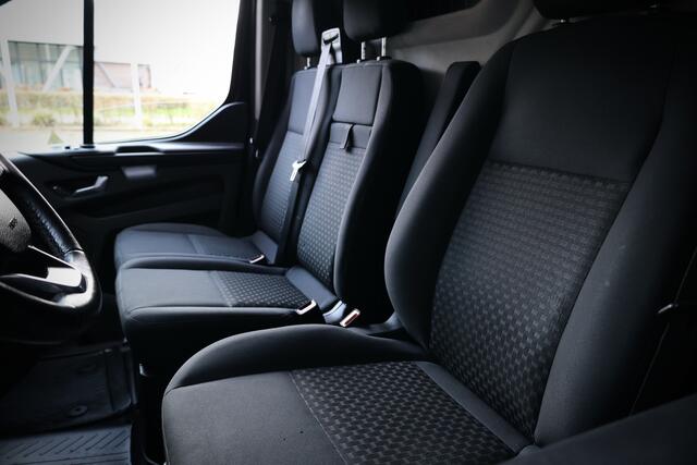 Ford TRANSIT CUSTOM 300 2.0 TDCI L2H1 Raptor Edition | 6.500 KM | BPM VRIJ | CarPlay | Lane Assist | DAB | Cruise control | PDC V+A | 3-Zitter || Betimmering | Nieuwe APK | Fabrieksgarantie