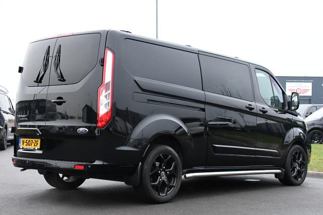Ford TRANSIT CUSTOM 300 2.0 TDCI L2H1 DC Black Edition Camera, Adaptieve Cruise, 170Pk, Carplay, Automaat, Leder, Multimedia, Sensoren, 2 x Schuifdeur, UNIEK!