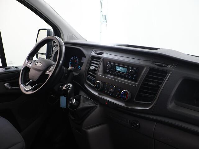 Ford TRANSIT CUSTOM 320 2.0 TDCI | L2 H1 | AIRCO | CRUISE CONTROL | PARKEERSENSOREN | 18" WIELEN | METALLIC | STOELVERWARMING | IMPERIAAL | 2800 KG AHW TREKHAAK