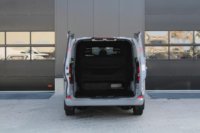 Ford TRANSIT CUSTOM 320 2.0 TDCI L2H1 Limited DC 170pk - 1+1 Stoel - ACC - Navi - 360 Camera - Omvormer - 2x Schuif - Rijklaar