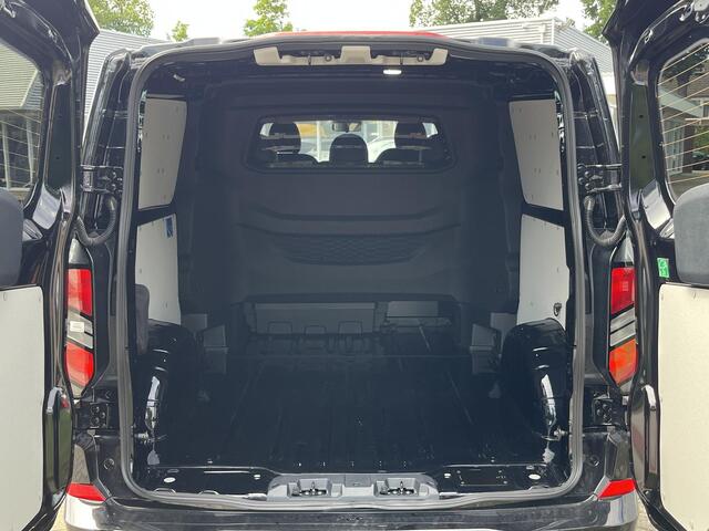 Ford TRANSIT CUSTOM 320 2.5 PHEV L2H1 Black Platinum DC | SCI | 233pk | Netto bijtelling 2025 vanaf 461,- per maand! | Driver Assistance Pack Ultimate | Dubbele Zijschuifdeuren | Ford Voorraad