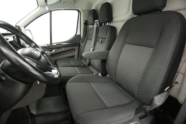 Ford TRANSIT CUSTOM 300 2.0 TDCI L2H1 Airco Cruise Carplay Navigatie PDC 3 Persoons Elektrpakket Trekhaak