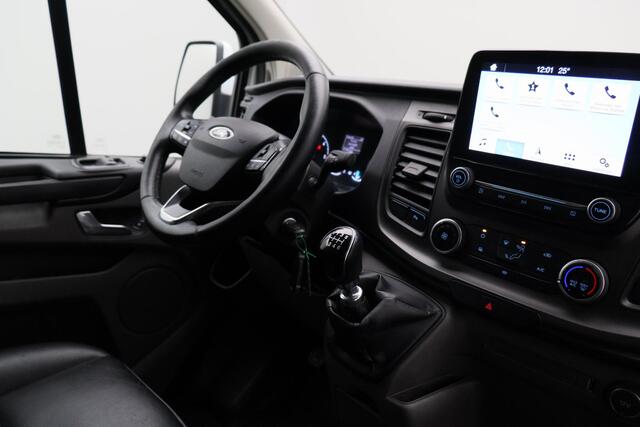Ford TRANSIT CUSTOM 300 2.0 TDCI L1H1 Limited 2019 | Trekhaak | Achteruitrij Camera | DAB Radio | Carplay | Cruise Control | Stuurwiel Bediening | Parkeersensoren | Lichtmetaal | 2 Sleutels | Nationale Autopas