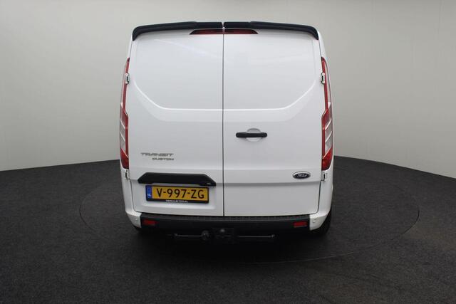 Ford TRANSIT CUSTOM 300 2.0 TDCI L1H1 Limited 2019 | Trekhaak | Achteruitrij Camera | DAB Radio | Carplay | Cruise Control | Stuurwiel Bediening | Parkeersensoren | Lichtmetaal | 2 Sleutels | Nationale Autopas