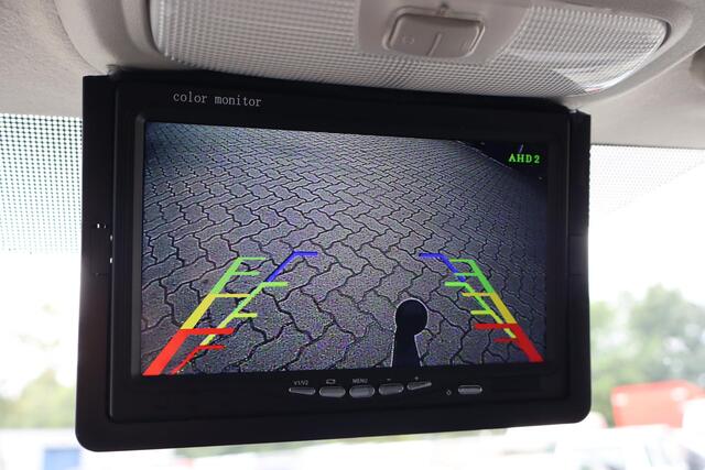 Ford TRANSIT CUSTOM 300 2.0 TDCI L2H1 Trend DC Apple Carplay, Camera, Trekhaak, Dubbel Cabine, Airco, Rechter zijdeur