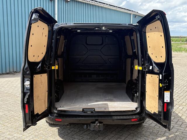 Ford TRANSIT CUSTOM 320 2.0 185Pk TDCI L1H1 Sport / Cruise / Airco / Trekhaak / Apk t/m 23-04-2026