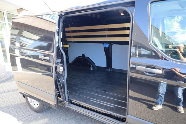 Ford TRANSIT CUSTOM 300 2.0 TDCI L2H1 TREKHAAK CARPLAY CAMERA CRUISE NAVI DAB ZIJSCHUIFDEUR DUOZIT NAP 2XPDC LMV