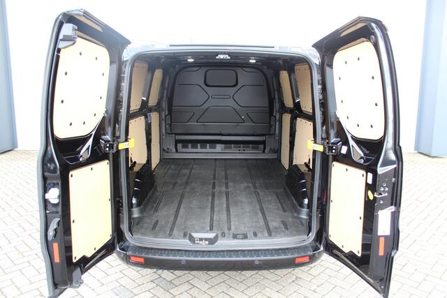 Ford TRANSIT CUSTOM 300 2.0-130pk TDCI L2H1 Limited AUTOMAAT ! Keurige nette en luxe Ford Transit Custom, slechts 47.000km !. Airco, schuifdeur li+re, LM wielen, stoel-, spiegel- en voorraamverw., side en lane assist, 3-zits, navigatie, telefoonvoorb., camera, pdc v+a, cruis